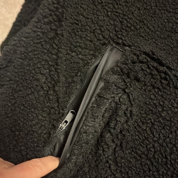 Athleta black cozy Sherpa snap 1/4 snap sweatshirt, small, new - Picture 14 of 14